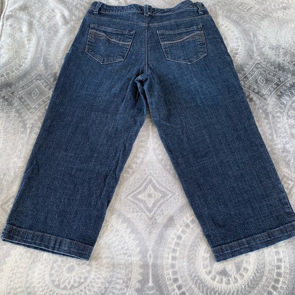 Style & Co Denim Capri Tummy Control - Picture 2 of 8